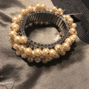 Brand new pearl bracelet